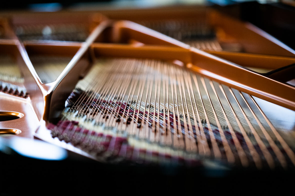 Klaviersaiten im Detail